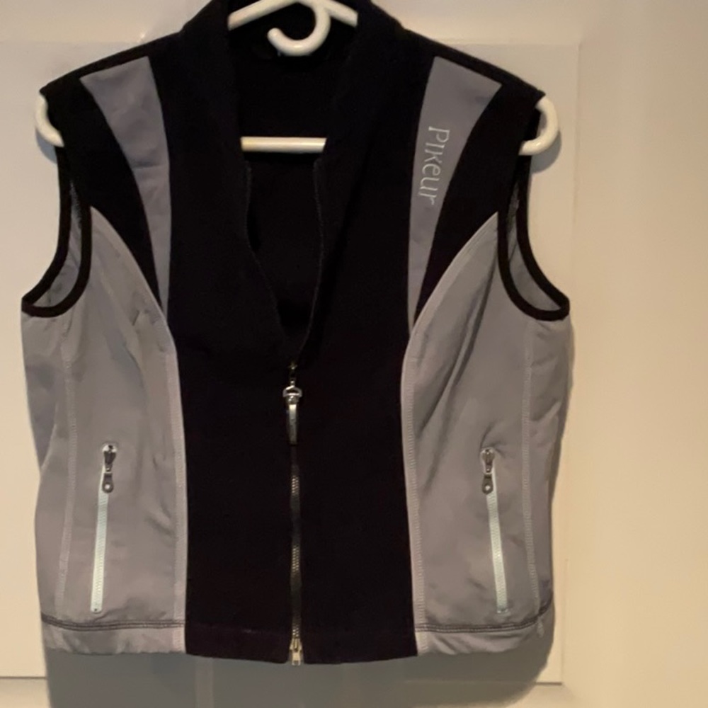 Pikeur fleece vest size 38